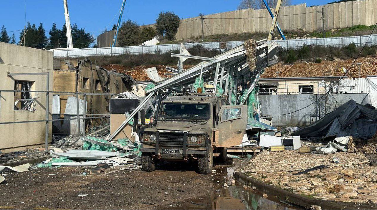 ثكنة "راميم" شمال فلسطين المحتلة بعد تعرضها لقصف بصواريخ بركان